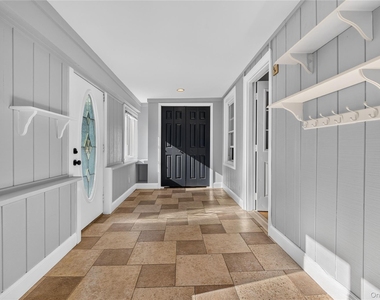 34 Winona Avenue - Photo Thumbnail 5