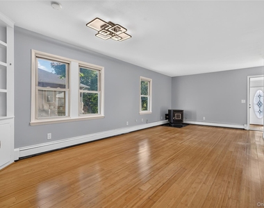 34 Winona Avenue - Photo Thumbnail 12
