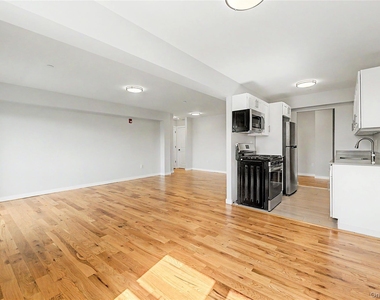 671 Bronx River Road - Photo Thumbnail 6