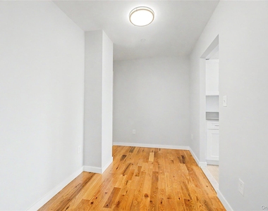 671 Bronx River Road - Photo Thumbnail 12