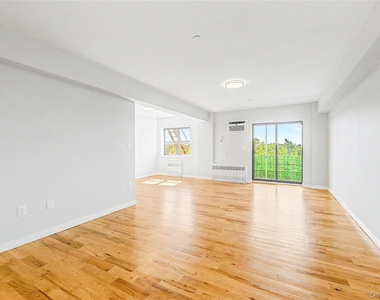671 Bronx River Road - Photo Thumbnail 3