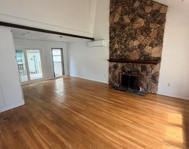 64 Lynwood Drive - Photo Thumbnail 3