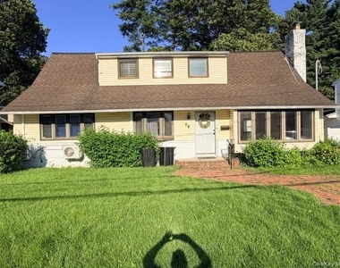64 Lynwood Drive - Photo Thumbnail 2