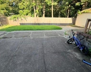64 Lynwood Drive - Photo Thumbnail 10