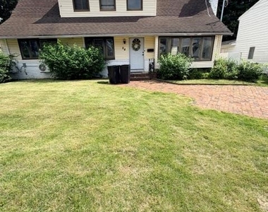 64 Lynwood Drive - Photo Thumbnail 16