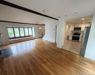 64 Lynwood Drive - Photo Thumbnail 8