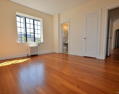 155 Garth Road - Photo Thumbnail 15