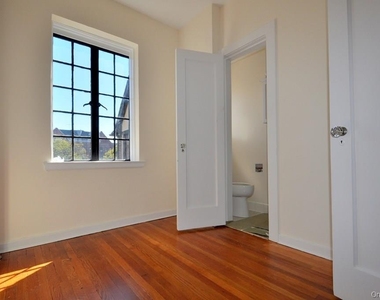 155 Garth Road - Photo Thumbnail 24