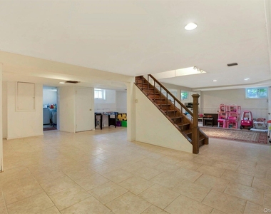 18 Addison Lane - Photo Thumbnail 2