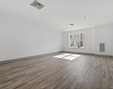 75 Forester Avenue - Photo Thumbnail 3
