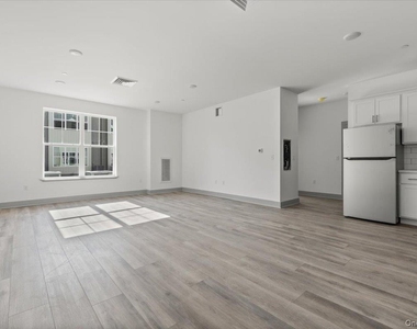 75 Forester Avenue - Photo Thumbnail 2