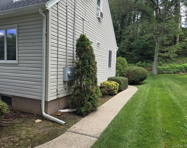 10 Irving Drive - Photo Thumbnail 1