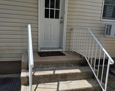 10 Irving Drive - Photo Thumbnail 2