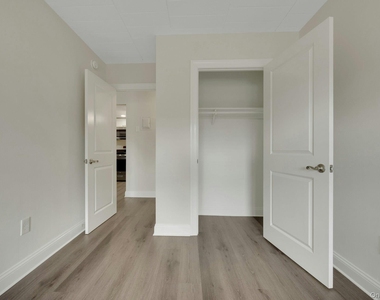 2 Park Avenue - Photo Thumbnail 13