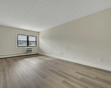 2 Park Avenue - Photo Thumbnail 5
