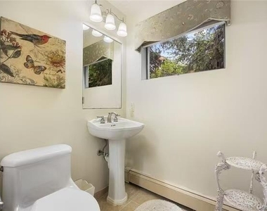 74 Rockland Drive - Photo Thumbnail 12