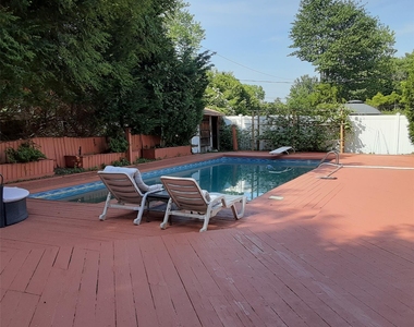 74 Rockland Drive - Photo Thumbnail 13