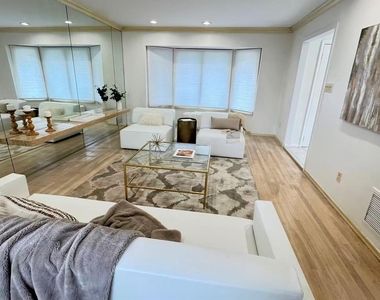 74 Rockland Drive - Photo Thumbnail 2