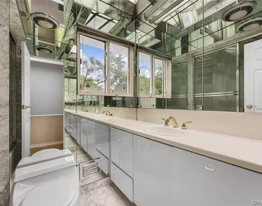 74 Rockland Drive - Photo Thumbnail 10