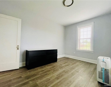 12 Chatsworth Avenue - Photo Thumbnail 12