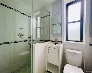 12 Chatsworth Avenue - Photo Thumbnail 8