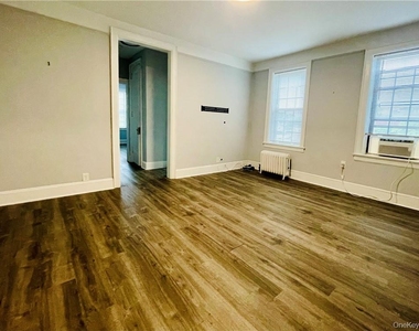 12 Chatsworth Avenue - Photo Thumbnail 6