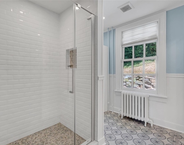 324 Woodbine Avenue - Photo Thumbnail 21