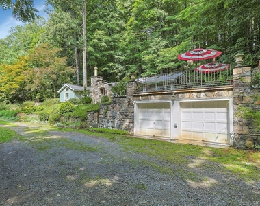 46 Gallows Hill Road - Photo Thumbnail 2