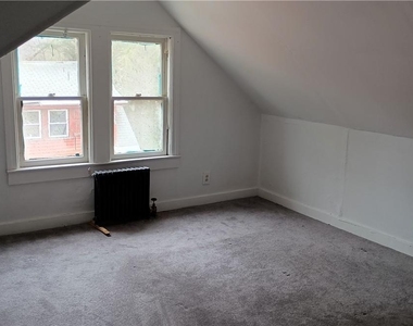10 Church Avenue - Photo Thumbnail 3