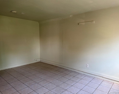 2624 Carmel Avenue - Photo Thumbnail 7