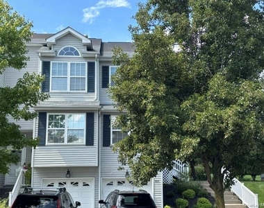 1011 Ethan Allen Drive - Photo Thumbnail 3