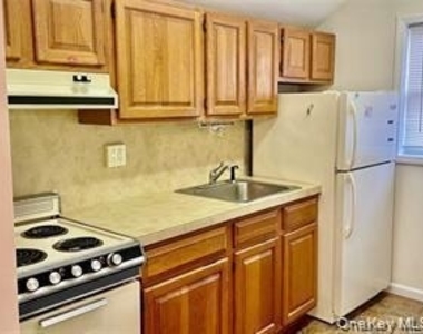 43 Columbia Avenue - Photo Thumbnail 3