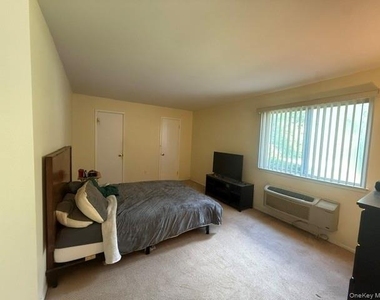21 Village Park Drive - Photo Thumbnail 12