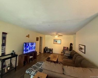 21 Village Park Drive - Photo Thumbnail 10