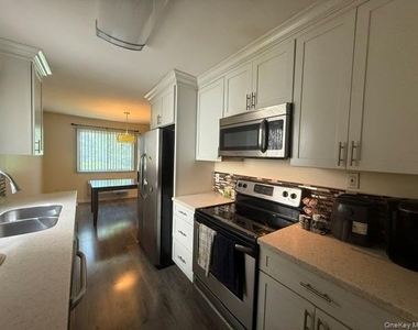 21 Village Park Drive - Photo Thumbnail 6