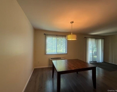 21 Village Park Drive - Photo Thumbnail 7
