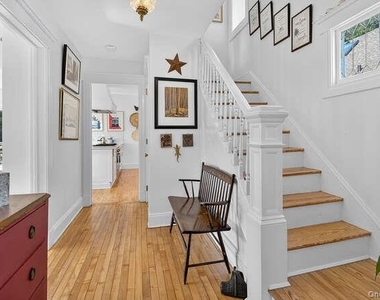 25 Soundview Avenue - Photo Thumbnail 5