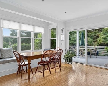 25 Soundview Avenue - Photo Thumbnail 8