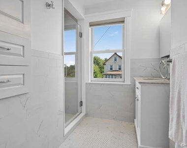 25 Soundview Avenue - Photo Thumbnail 19