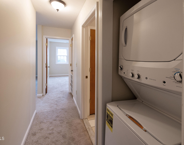 195 Van Rensselaer Boulevard - Photo Thumbnail 5
