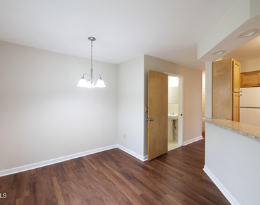 195 Van Rensselaer Boulevard - Photo Thumbnail 3