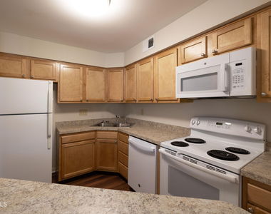 195 Van Rensselaer Boulevard - Photo Thumbnail 4