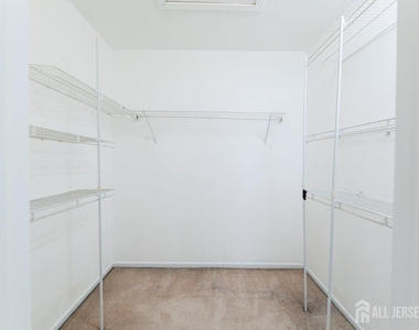 104 Maple Hill Drive - Photo Thumbnail 13