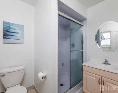 104 Maple Hill Drive - Photo Thumbnail 10