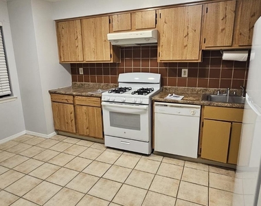 1909 Raspberry Court - Photo Thumbnail 4