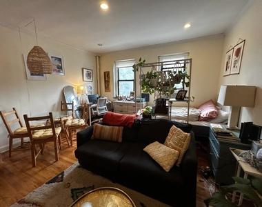 364 W 19th Street - Photo Thumbnail 4