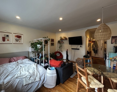 364 W 19th Street - Photo Thumbnail 5