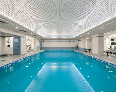 250 E 40th Street - Photo Thumbnail 7