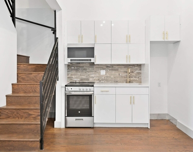 896 New York Avenue - Photo Thumbnail 2