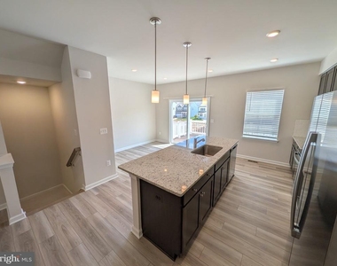 278 Swan Field Avenue - Photo Thumbnail 11